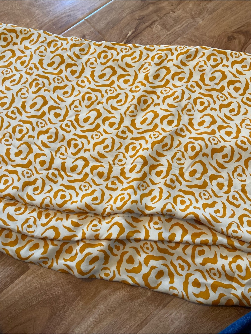 Floral Creme Orange Fabric 1 Yard Sewing Crafts DIY Projects Art Fashion New